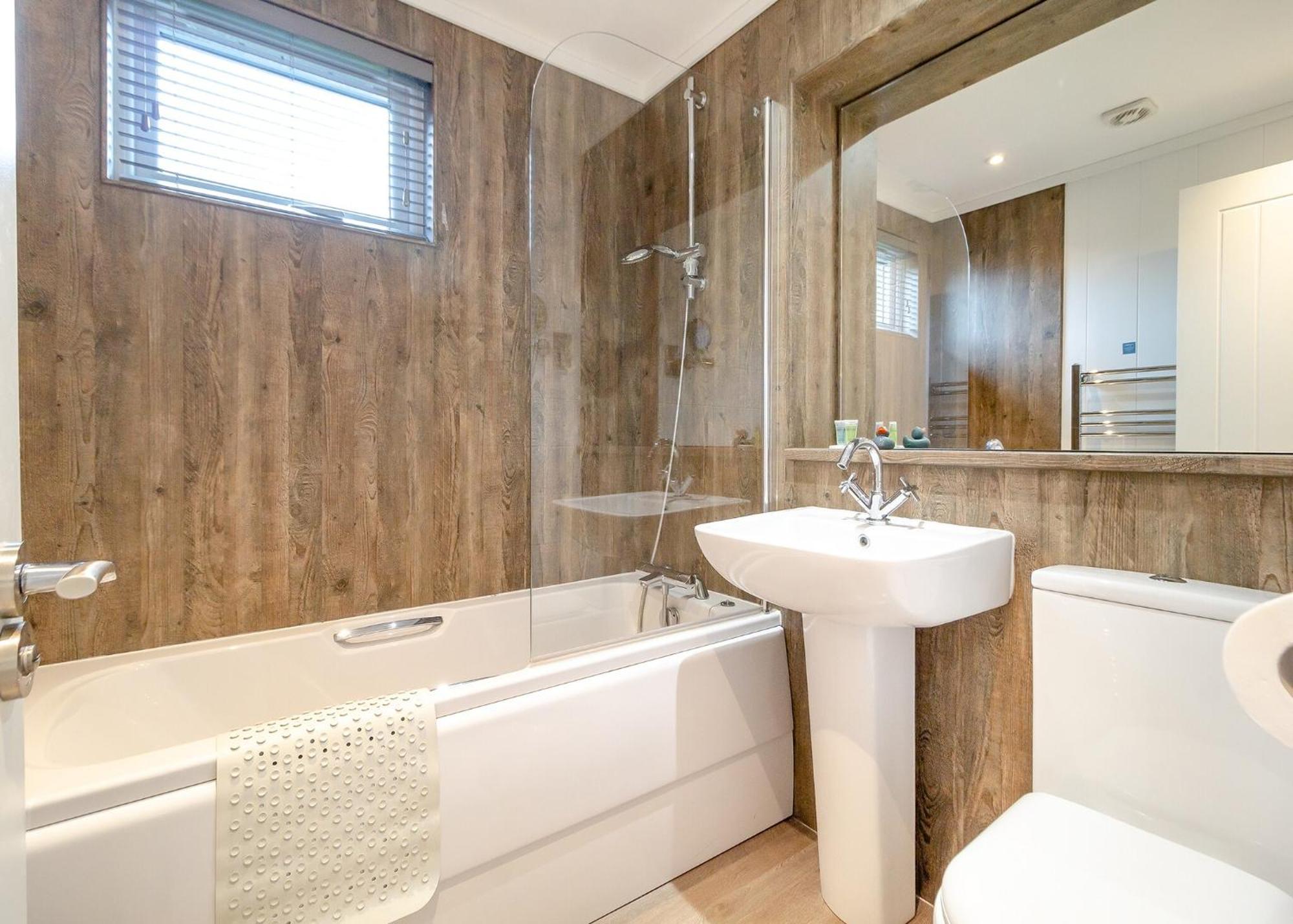 Norfolk Woods Resort And Spa Narborough  Habitación foto