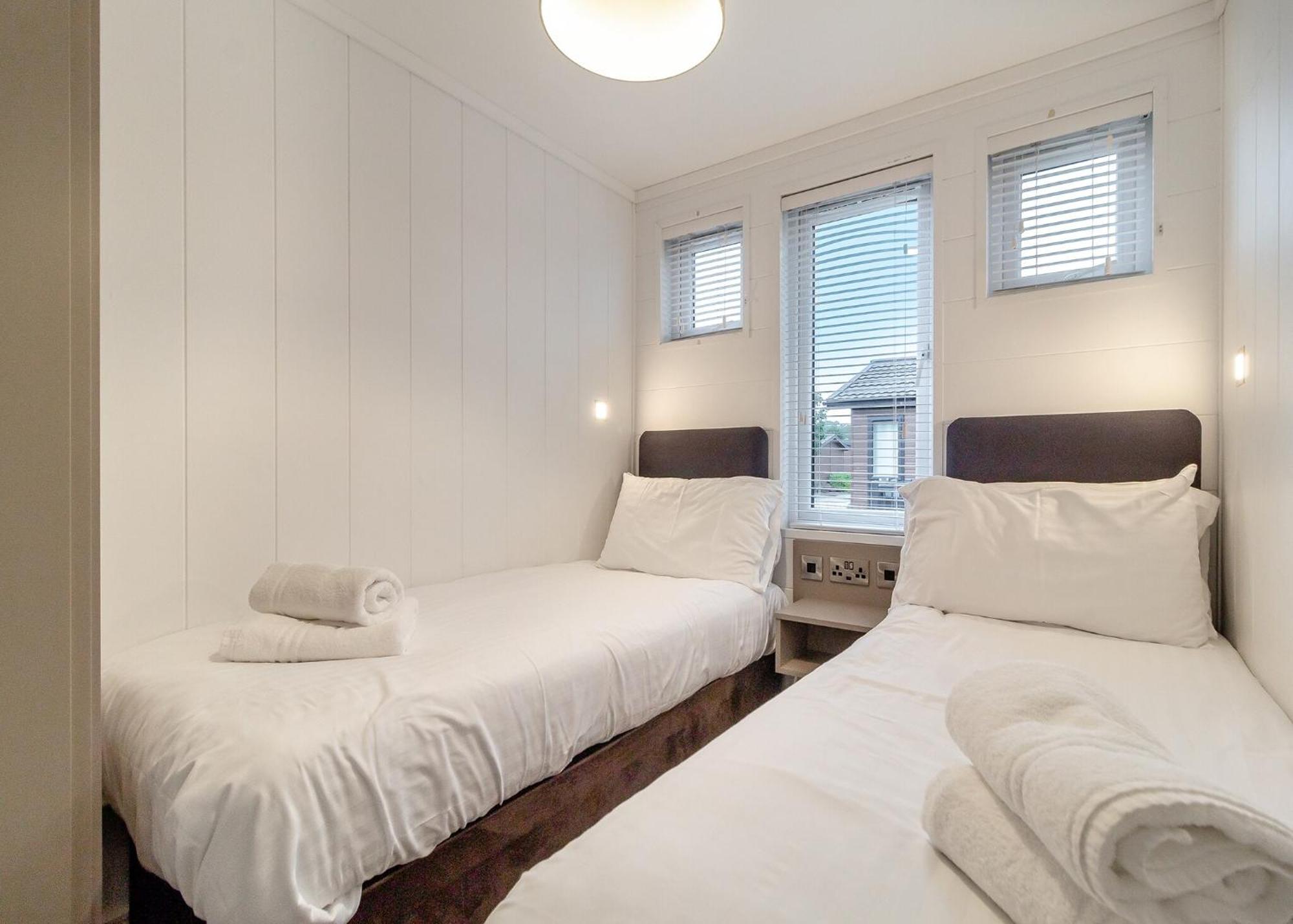 Norfolk Woods Resort And Spa Narborough  Habitación foto