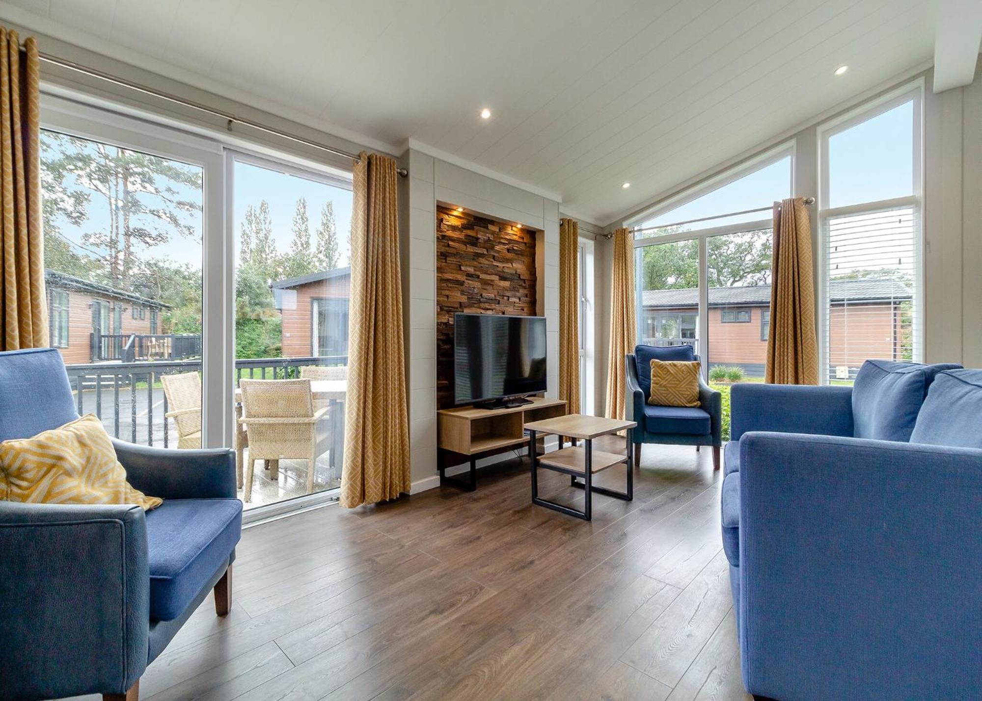 Norfolk Woods Resort And Spa Narborough  Habitación foto
